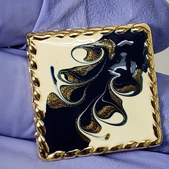 Women's Stunning Gold tone Multi-color Square Stud Earrings - Eye-Catching - Picture 7 of 8